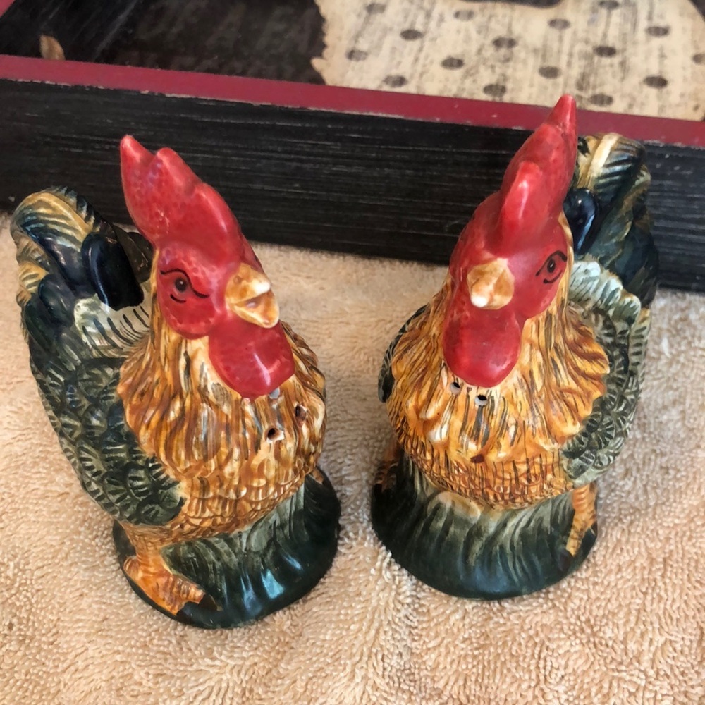 Awesome HOME Brand 🐓 Rooster/Chicken Farmhouse Salt Pepper Shakers Set Rustic